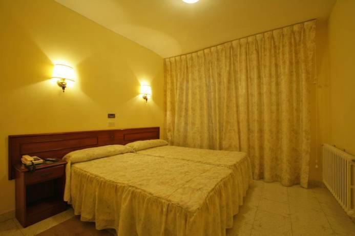 Hotel Monte Y Mar Colunga Δωμάτιο φωτογραφία